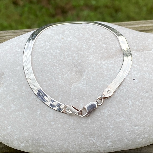 .925 Sterling Silver Herringbone bracelet Made in Italy - Picture 5 of 11